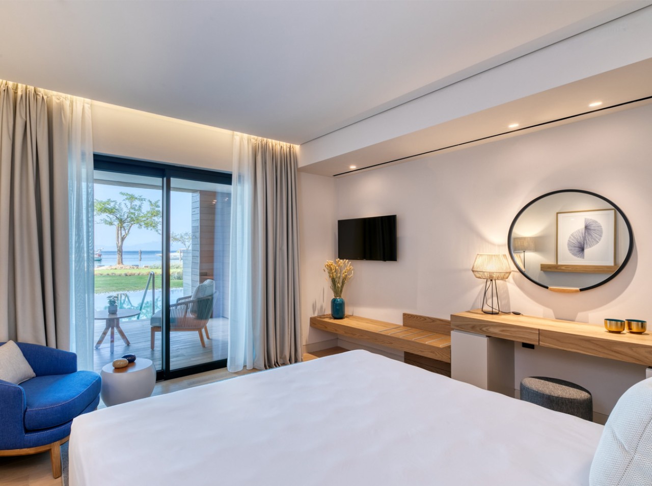 JUNIOR SUITE PRIVATE POOL SEA VIEW