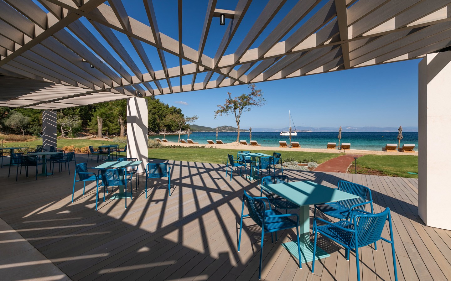 AZUR BAR – RESTAURANT