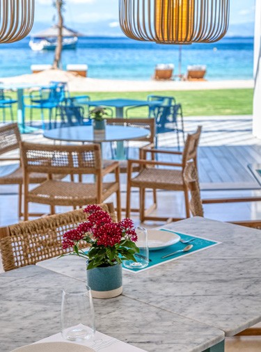 AZUR BAR – RESTAURANT